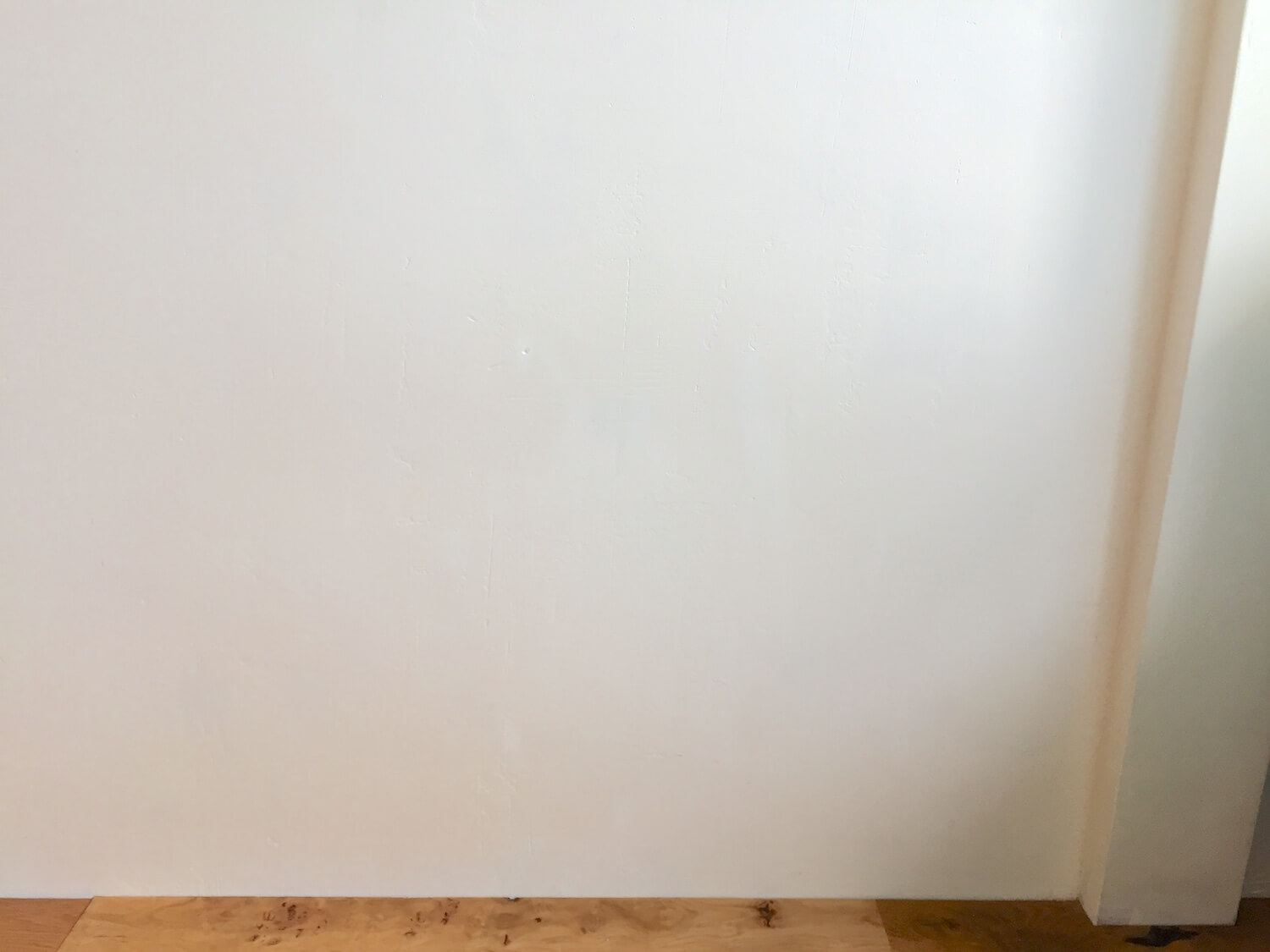 壁が汚れてもペンキ塗装仕上げならdiyで簡単補修 子供がクレヨンで落書きしたので塗り直しました 99 Diy Diyブログ