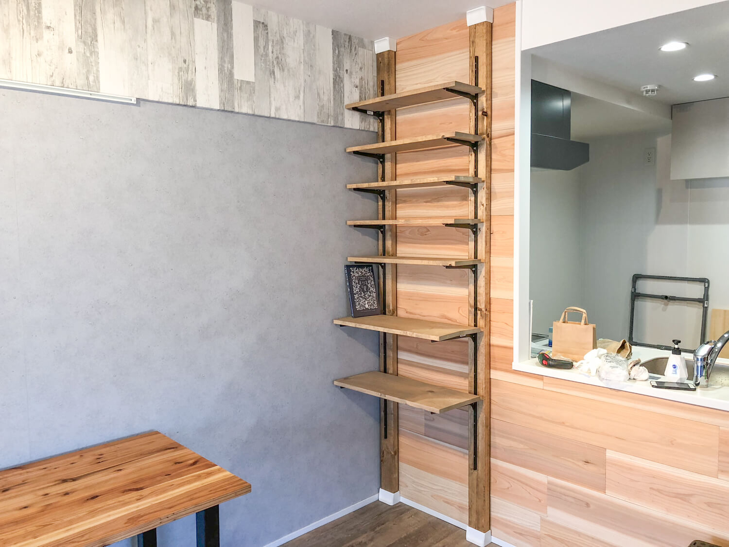 【賃貸DIY】ディアウォールで壁面に可動式の本棚を作る | 99% DIY -DIYブログ-