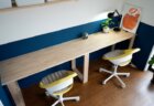 【デスクDIY】横長・壁幅いっぱいの2〜3人座れる机を子供部屋に作る